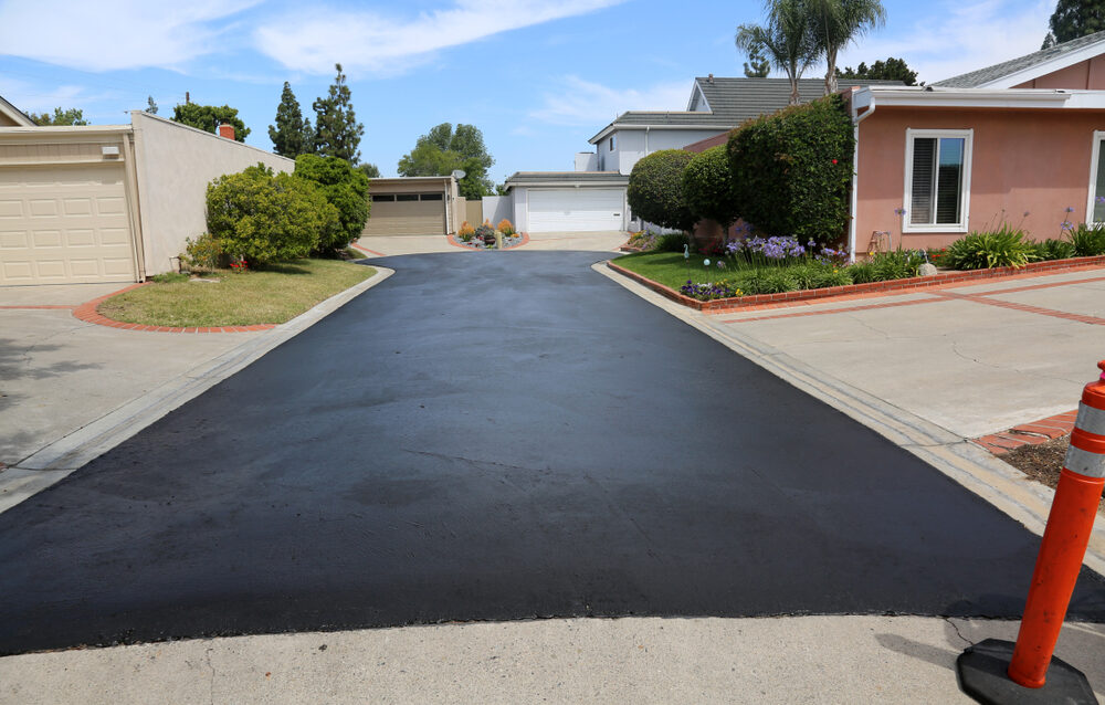 Asphalt paving
